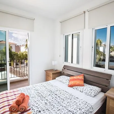 Villa Mesogi, Modern 3bdr Villa, Close To Fig Tree Bay